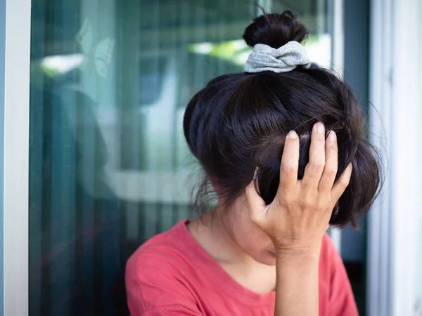 Feche Retrato Mulher Chorar Triste Pele Autêntica Bronzeada Cabelo Preto — Fotografia de Stock