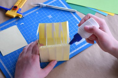 Tünel rehberi yapıyorum. Üç boyutlu tebrik kartı 