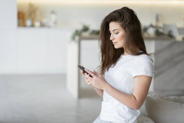 Banka 'nın internet sitesindeki başvuru formunu yeniden kredi başvurusu için doldurun