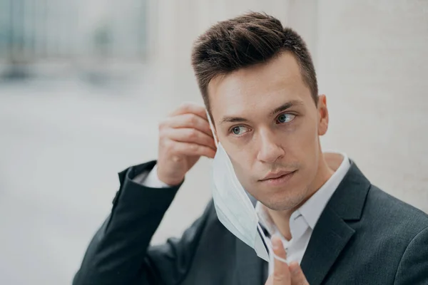 Porträt Eines Jungen Mannes Managers Geschäftsmannes Business Anzug — Stockfoto