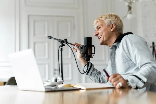 Freelancer Puts Music Listeners Man Favorite Job Putting Music Blogger — Stock Photo, Image