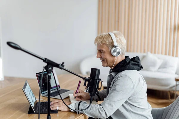 Adult Gray Haired Man Working Blogger Live Show Participation Listeners — Stock Photo, Image