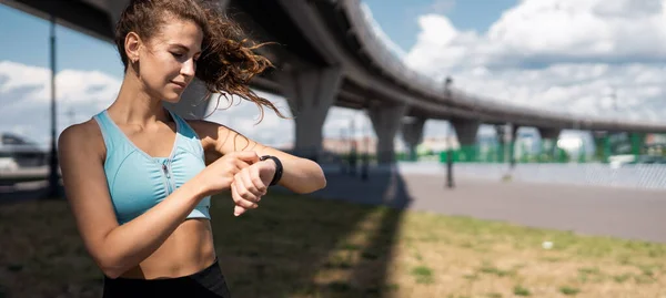 Chytré Hodinky Počítání Kalorií Sportovní Životní Styl Trenér Dělá Fyzická — Stock fotografie