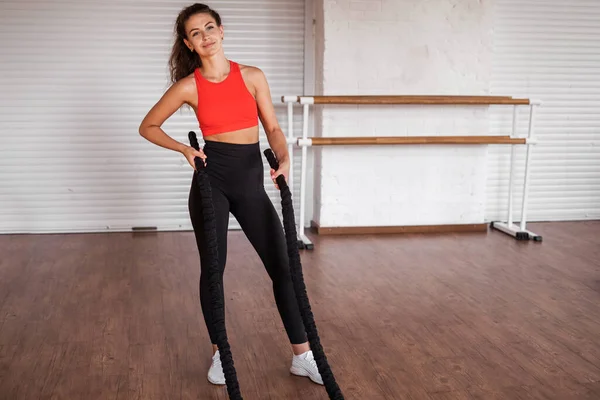 Sebevědomá Žena Provozuje Sport Klubu Trenér Oblíbená Práce Fitness Centru — Stock fotografie