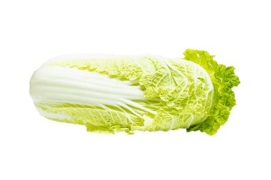 Beyaz arka planda taze Pekin lahanası izole edilmiş..