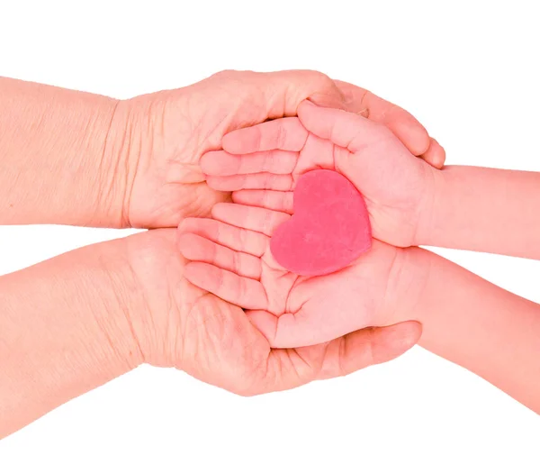 Kinderhandjes Houden Een Plasticine Rood Hart Handen Van Hun Moeder — Stockfoto