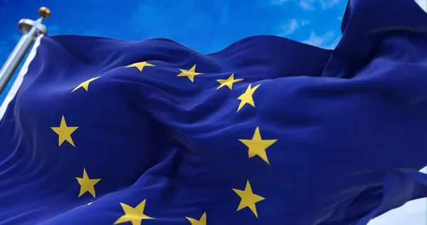 Europeiska Unionens Flagga Fladdrar Vinden Ekonomiska Och Finansiella Gemenskapen Politik — Stockfoto