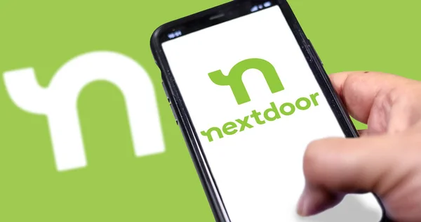 San Francisco Usa May 2021 Nextdoor Application Home Screen Hand — Stock Photo, Image