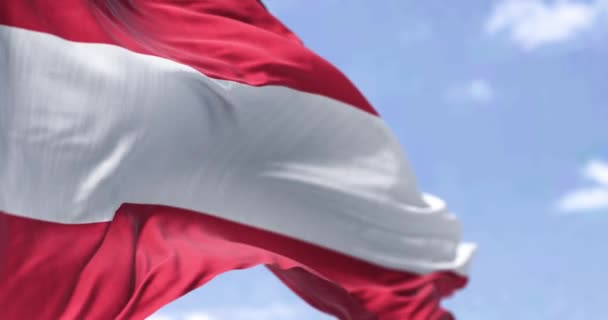 Detail Van Nationale Vlag Van Oostenrijk Wapperend Wind Een Heldere — Stockvideo