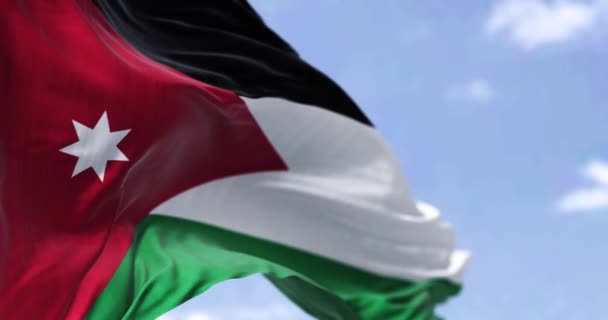Detal Narodowej Flagi Jordanii Machający Wietrze Pogodny Dzień Patriotyzm Wybiórcze — Wideo stockowe
