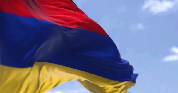 Detail Van Nationale Vlag Van Armenië Wapperend Wind Een Heldere — Stockvideo