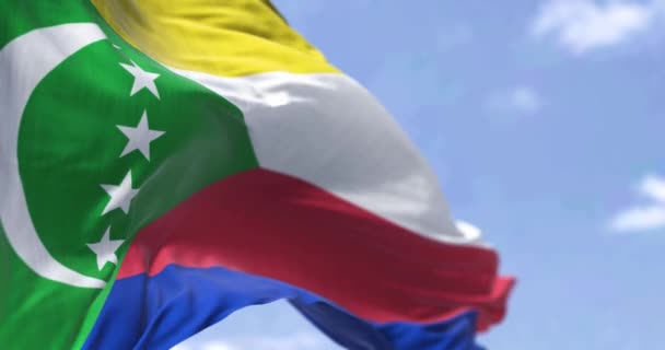 Detalhe Bandeira Nacional Comores Acenando Vento Dia Claro Comores País — Vídeo de Stock