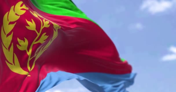 Rincian Bendera Nasional Eritrea Melambaikan Tangan Dalam Angin Pada Hari — Stok Video