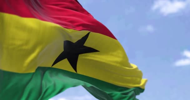 Dettaglio Della Bandiera Nazionale Del Ghana Che Sventola Nel Vento — Video Stock
