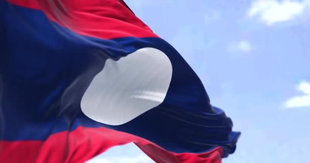 Detalj Den Nationella Flaggan Laos Vinkar Vinden Klar Dag Laos — Stockvideo