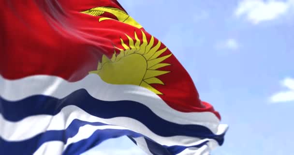 Détail Drapeau National Kiribati Agitant Dans Vent Par Temps Clair — Video