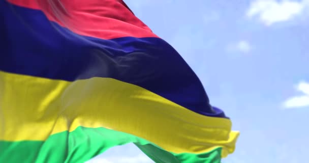 Detalhe Bandeira Nacional Maurícia Acenando Vento Dia Claro Maurício Uma — Vídeo de Stock