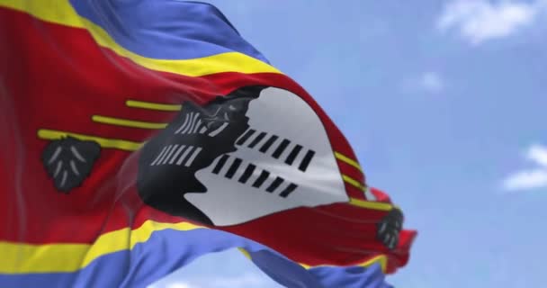 Detail Národní Vlajky Eswatini Vlnící Větru Jasného Dne Eswatini Vnitrozemská — Stock video