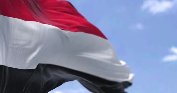Detalhe Bandeira Nacional Iêmen Acenando Vento Dia Claro Iêmen País — Vídeo de Stock