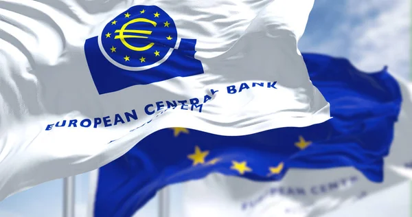 Frankfurt Tyskland Februari 2022 Europeiska Centralbankens Och Europeiska Unionens Flaggor — Stockfoto