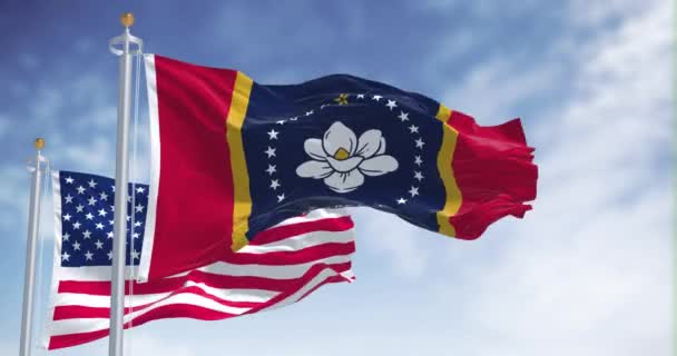 Bendera Negara Bagian Mississippi Melambai Bersama Dengan Bendera Nasional Amerika — Stok Video
