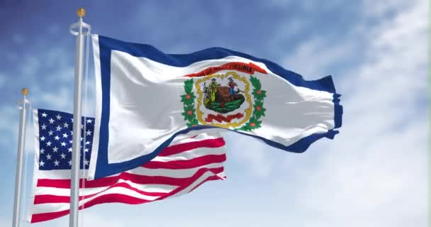 Amerika Birleşik Devletleri Bayrağıyla Birlikte Dalgalanan Batı Virginia Eyalet Bayrağı — Stok video