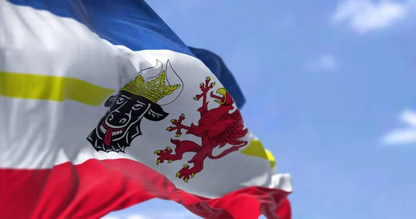 Bandeira Mecklemburgo Pomerânia Ocidental Acenando Vento Dia Claro Mecklenburga Pomerânia — Fotografia de Stock