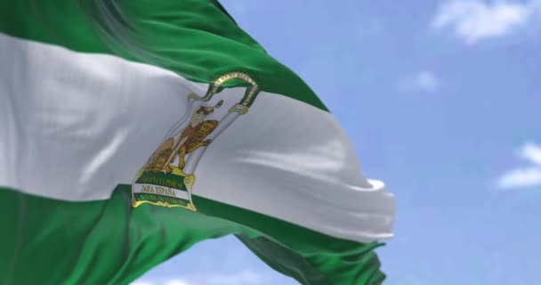 Andalusisk Flagga Viftar Vinden Klar Dag Andalusien Spaniens Sydligaste Autonoma — Stockvideo