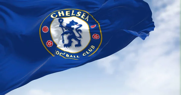 2022年5月 英国伦敦 切尔西足球俱乐部的旗帜在晴天迎风飘扬 Chelsea 是一家位于伦敦富勒姆的职业足球俱乐部 — 图库照片