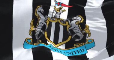 Newcastle, İngiltere, Mayıs 2022: Newcastle United Flag dalgalı kumaş arka planı. Newcastle United, İngiliz profesyonel futbol kulübüdür. Yavaş çekimde kusursuz döngü