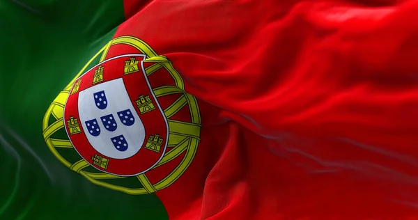 Крупный План Португалии Размахивающего Ветру Национальным Флагом Португалия Европейская Страна — стоковое фото