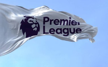 Londra, ENG, Temmuz 2022: Premier Lig bayrağının rüzgarda dalgalanması. Premier League, İngiliz futbol ligi sisteminin en üst seviyesidir. İllüstrasyon Editörü