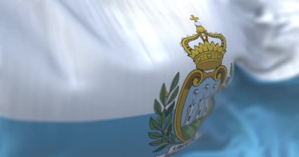 San Marino Ulusal Bayrağının Rüzgarda Dalgalanmasını Yakından Izliyoruz San Marino — Stok video