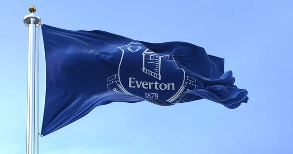 Liverpool Wielka Brytania Wrzesień 2022 Flaga Klubu Piłkarskiego Everton Machająca — Zdjęcie stockowe