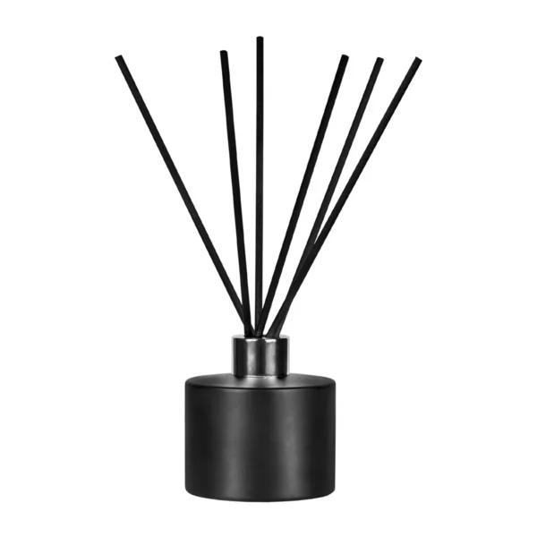 Siyah bir şişedeki siyah otomatikleştirilmiş çubuklar.