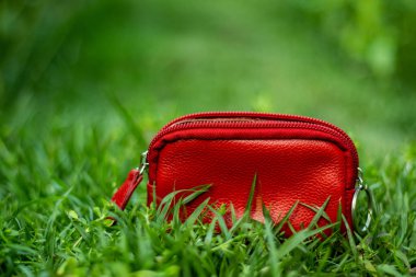 Bu deri anahtarlık, kolleksiyon çantanızı aksesuar etmek ve tüm anahtarlarınızı elinizin altında tutmak için kolay bir yoldur.