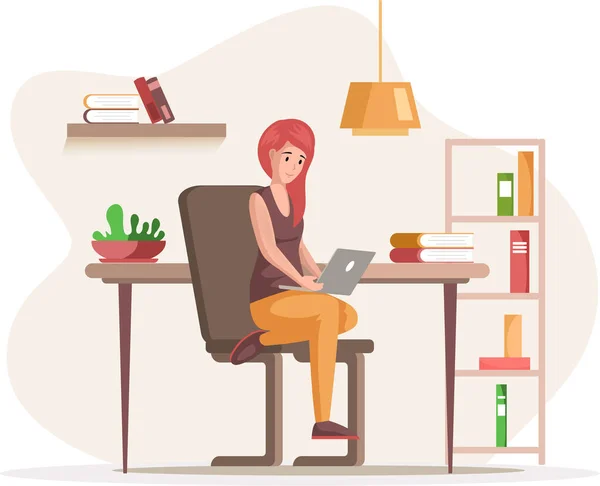 Freelancer sentada en casa trabajando con laptop. Empleado de oficina haciendo tarea remotamente — Vector de stock