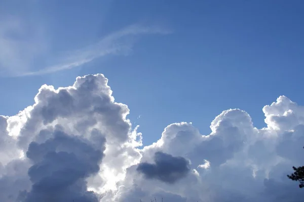 Langit Biru Dengan Awan Halus Waktu Siang — Stok Foto