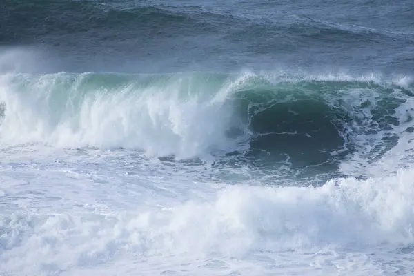 Повне Зображення Рами Великих Океанічних Хвиль Бризки Води — стокове фото