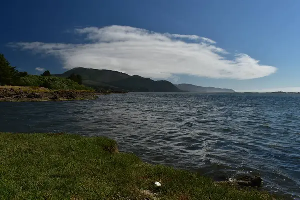 Wunderschöne Landschaft Mit Felsiger Küste — Stockfoto