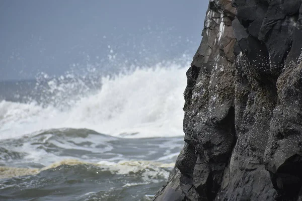 Scenic Ocean Rocky Cliffs Big Waves — Stock Photo, Image