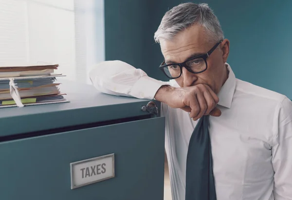 Pensive Businessman Leaning Filing Cabinet Financial Crisis Business Management Concept — Stock Photo, Image