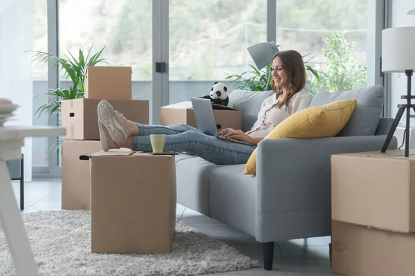 Happy Young Woman Moving Her New Apartment She Sitting Couch — Stock Photo, Image