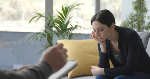 Depressed Woman Asking Advice Help Therapist Face Face Session — Stock Photo, Image