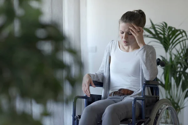 Triste Femme Handicapée Rester Seule Maison Concept Handicap Solitude — Photo