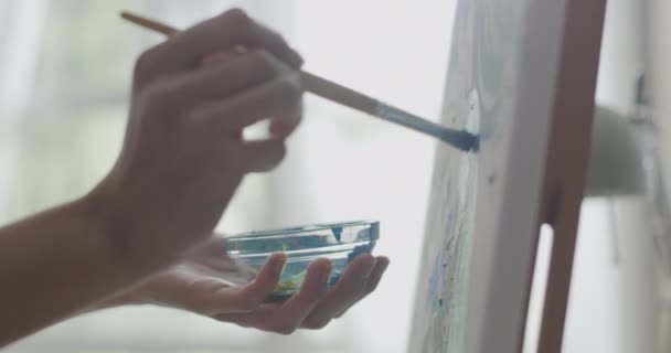 Kreativní malba umělce na plátně — Stock video