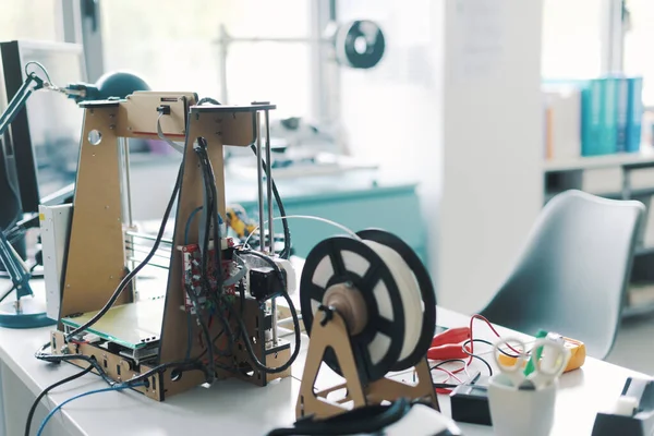Printer Tools Laboratory Desk Additive Manufacturing Prototyping Engineering Concept — 스톡 사진