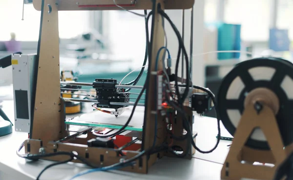 Printer Tools Laboratory Desk Additive Manufacturing Prototyping Engineering Concept — Fotografia de Stock
