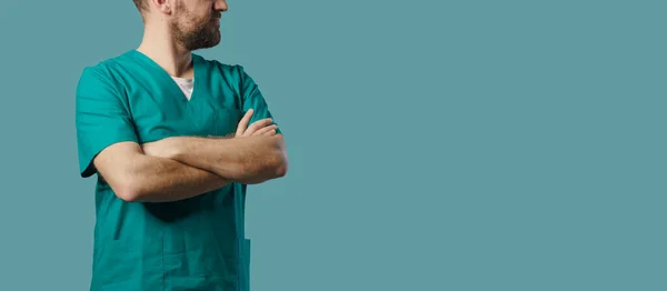 Professional Healthcare Worker Arms Crossed Looking His Side Blank Copy — Foto de Stock