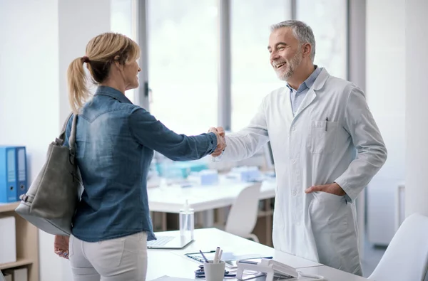 Professional Doctor Welcoming Patient His Office Smiling Shaking Hands — 图库照片